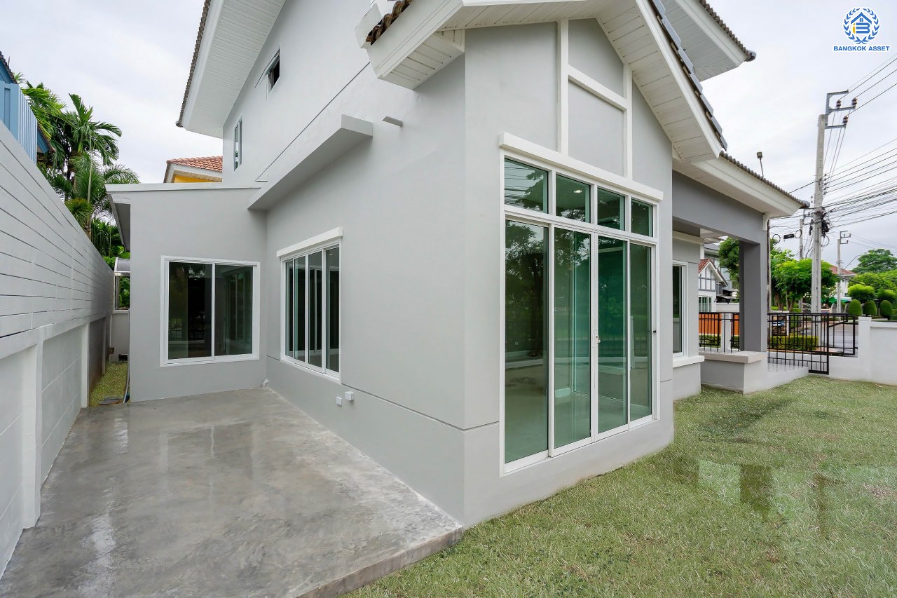 บ้านมือสองตกแต่งใหม่ ม.เพอร์เฟคเพลส1 ราชพฤกษ์ คุณภาพแบรนด์ Property Perfect เนื้อที่ 57.7 ตร.ว. บ้านเดี่ยวหลังใหญ่ ตอบโจทย์ทุกการอยู่อาศัย ฟังก์ชัน 3 ห้องนอน 3 ห้องน้ำ จอดรถได้ 2 คัน บนทำเลติดถนนราชพฤกษ์ ใกล้วงเวียนพระราม5 และรถไฟฟ้า "สถานีบางรักน้อยท่าอิฐ"